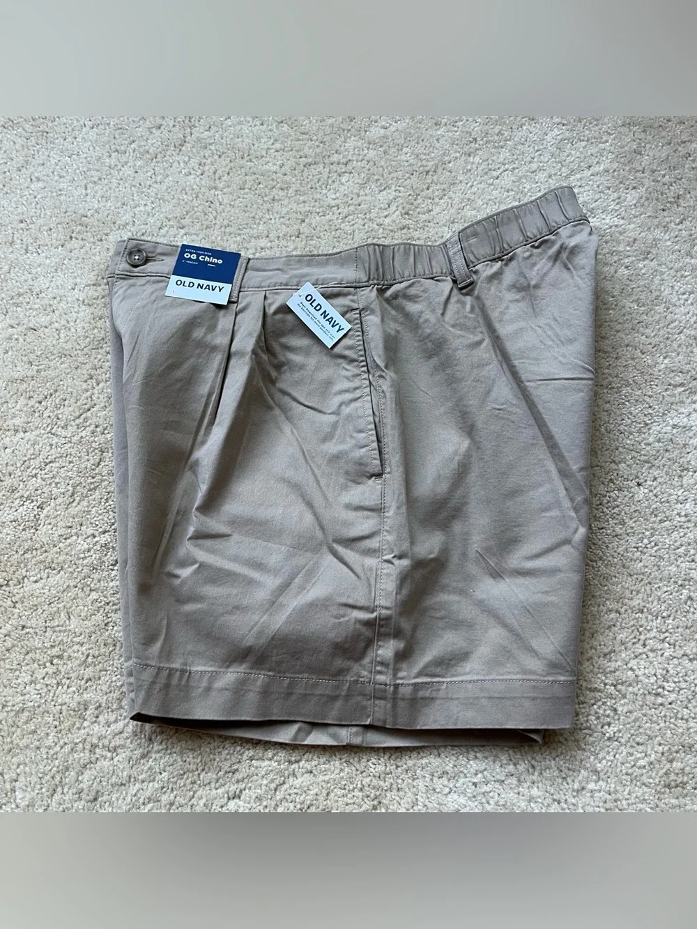 NWT Old Navy Women’s Khaki Extra High-Rise OG Chino Shorts - Size L - Stretch